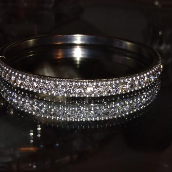 Crystal studded bangle. - Picture 3 of 5